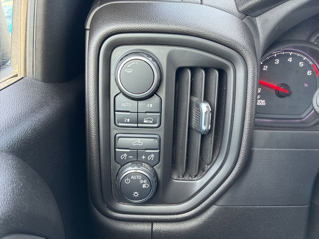 2022 Chevrolet Silverado 1500 Custom