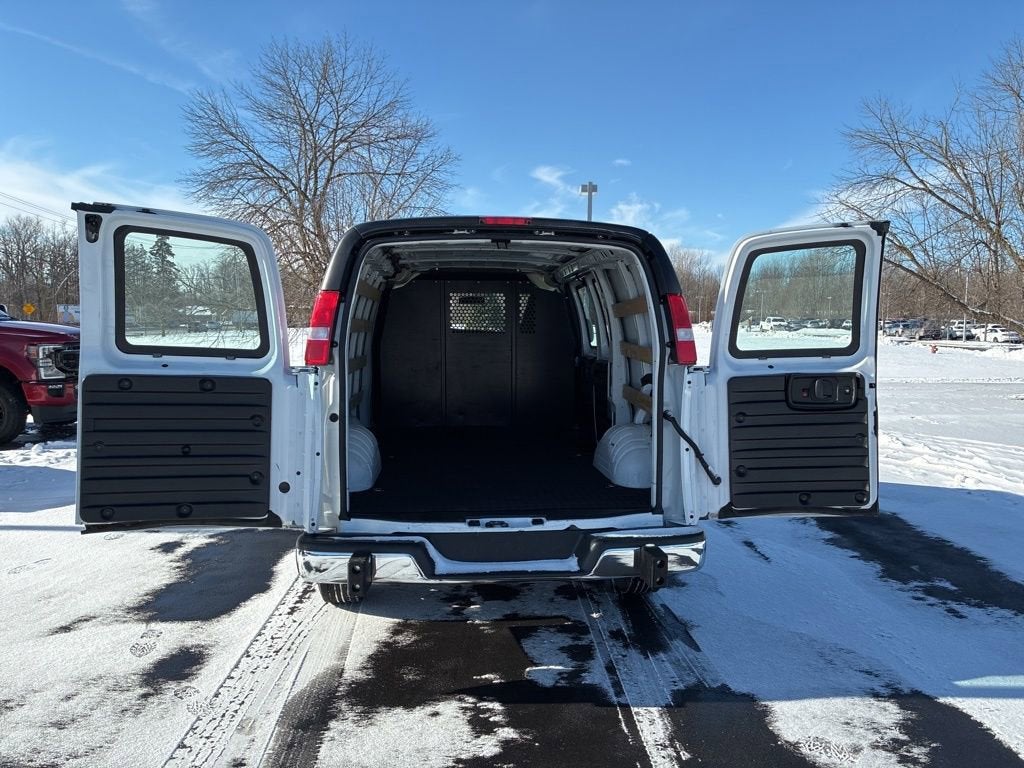 2024 Chevrolet Express Cargo 2500 WT