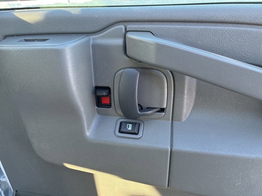 2024 Chevrolet Express Cargo 2500 WT