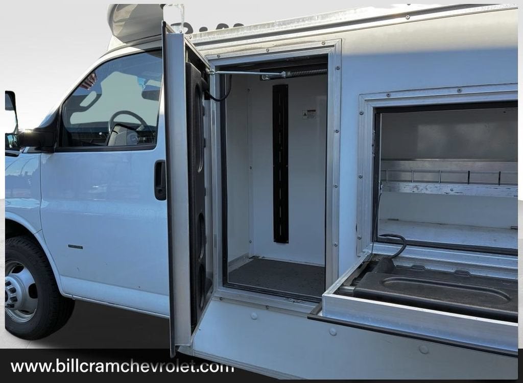 2022 GMC Savana Cutaway 3500 Gas