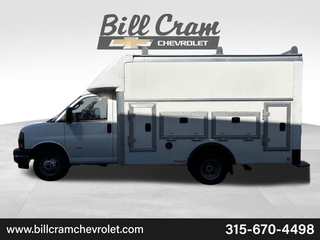 2022 GMC Savana Cutaway 3500 Gas