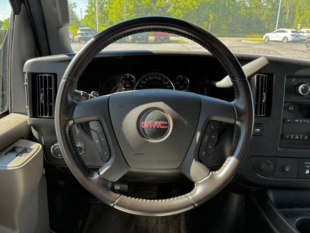 2022 GMC Savana Cutaway 3500 Gas