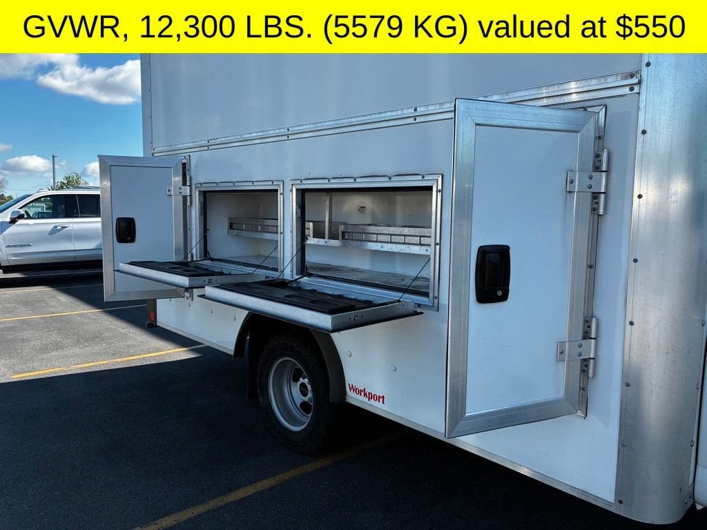 2022 GMC Savana Cutaway 3500 Gas