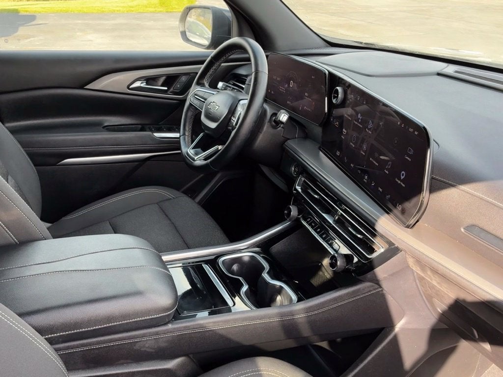 2024 Chevrolet Traverse LS