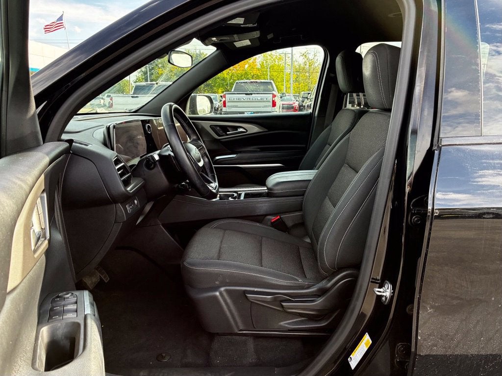 2024 Chevrolet Traverse LS