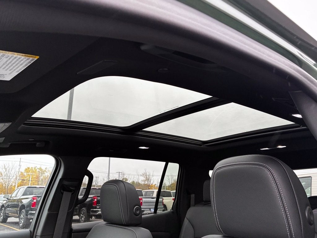 2027 Chevrolet Traverse LT - Photo 23