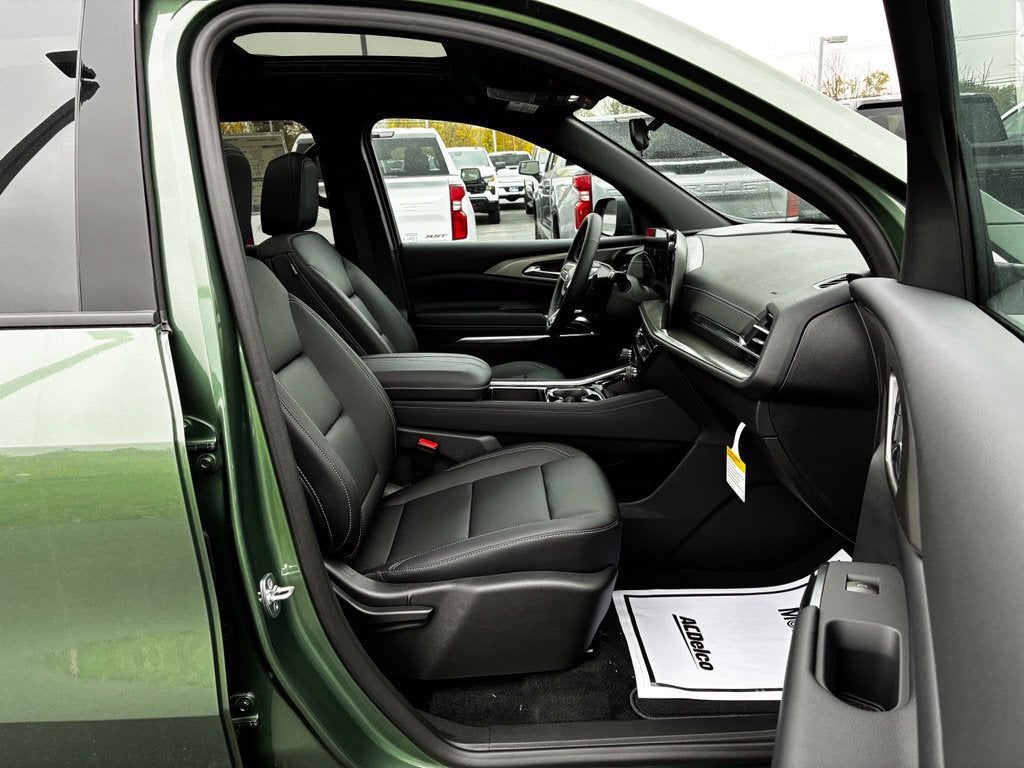 2027 Chevrolet Traverse LT - Photo 25