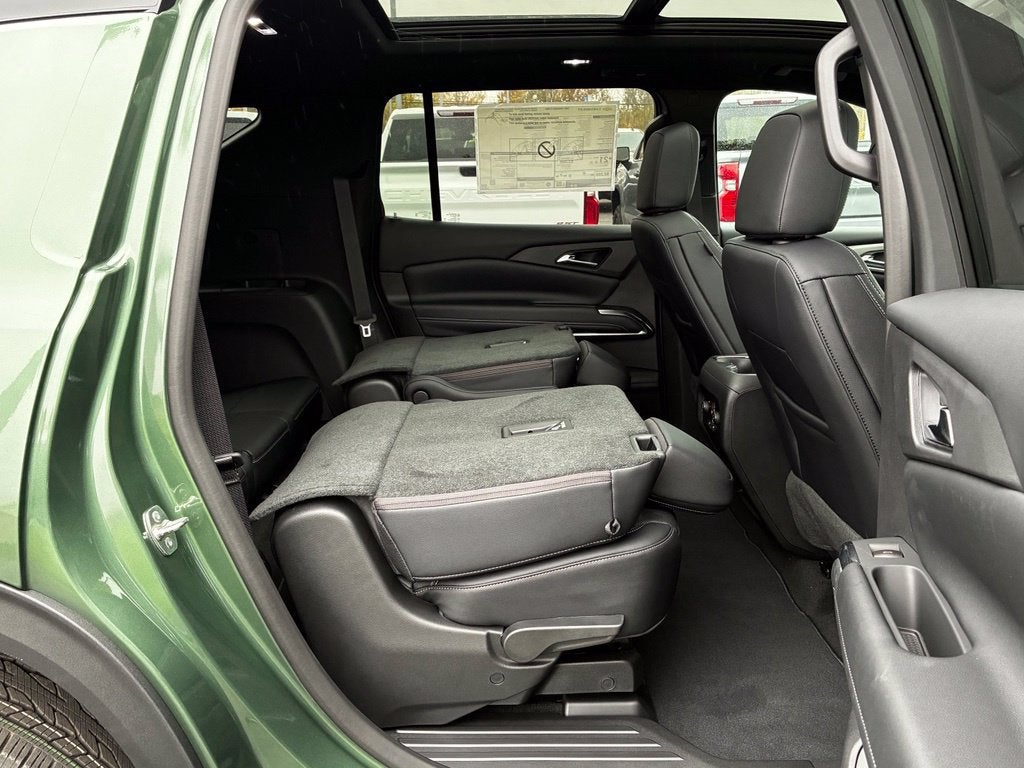 2027 Chevrolet Traverse LT - Photo 30