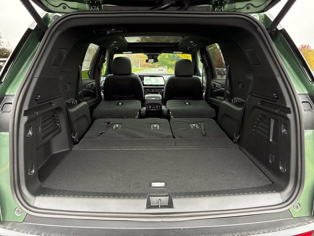 2027 Chevrolet Traverse LT - Photo 31