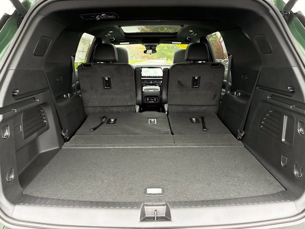 2027 Chevrolet Traverse LT - Photo 32