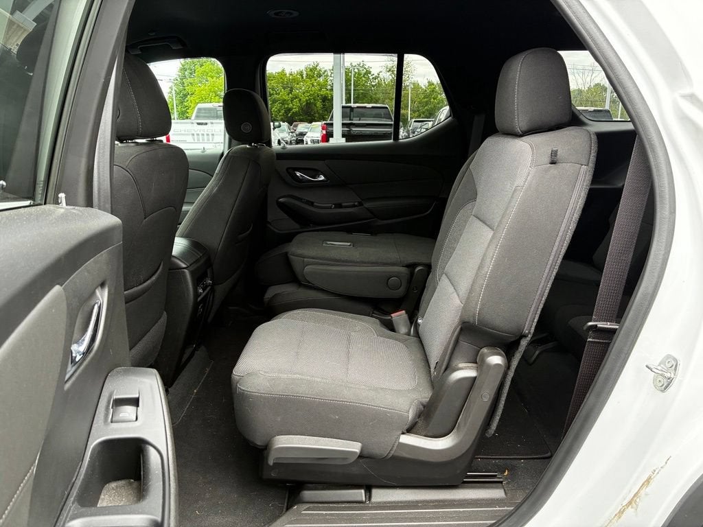2022 Chevrolet Traverse LT Cloth