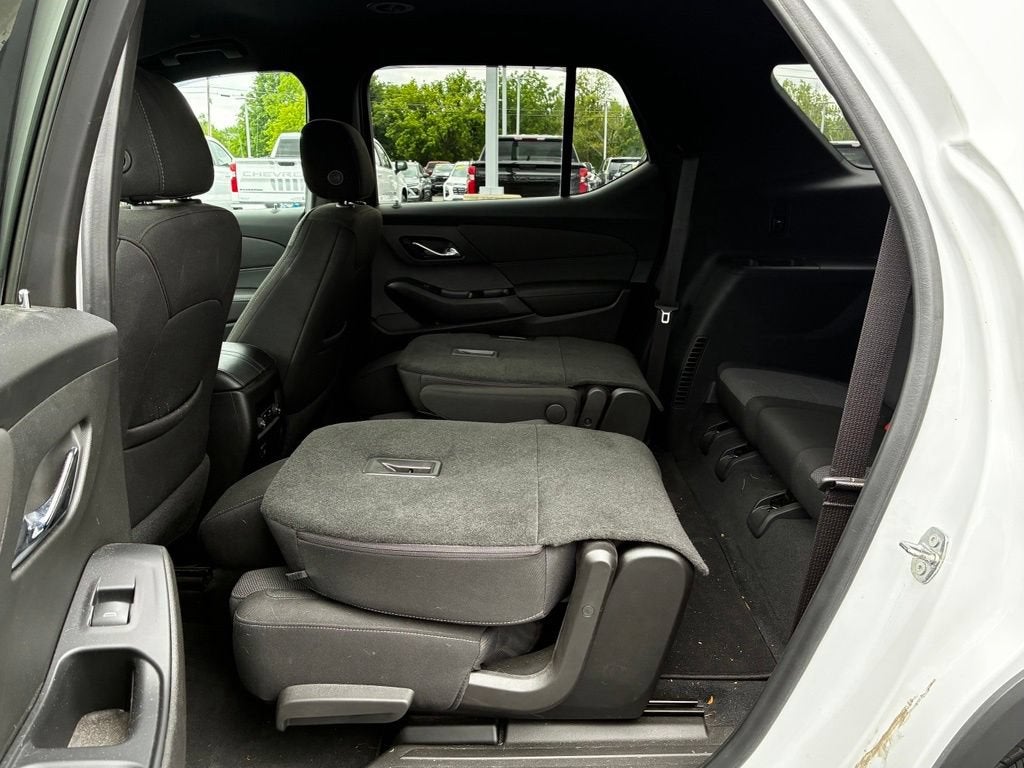 2022 Chevrolet Traverse LT Cloth