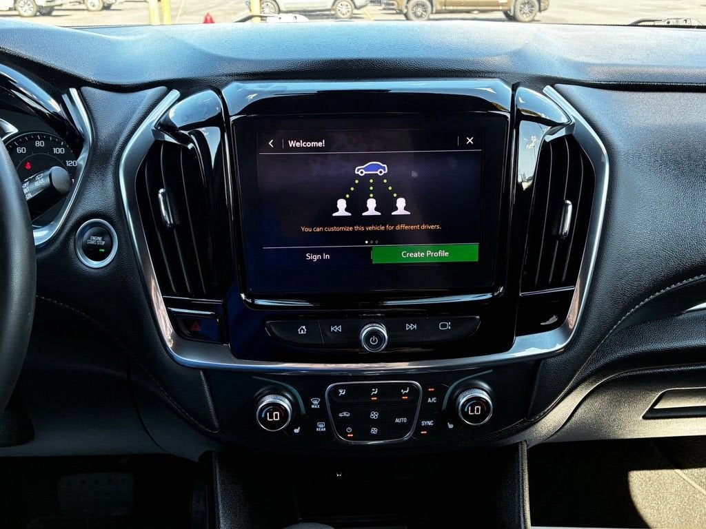 2023 Chevrolet Traverse LT Cloth