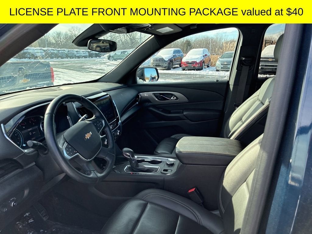 2023 Chevrolet Traverse LT Leather