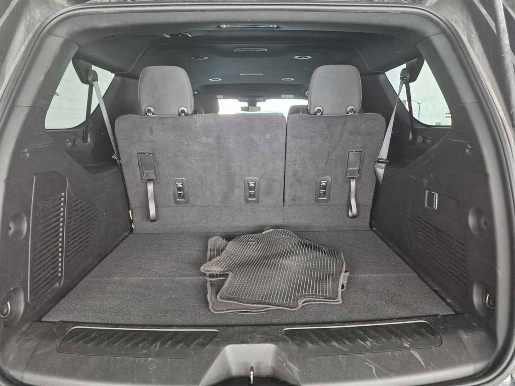 2022 Chevrolet Suburban LS