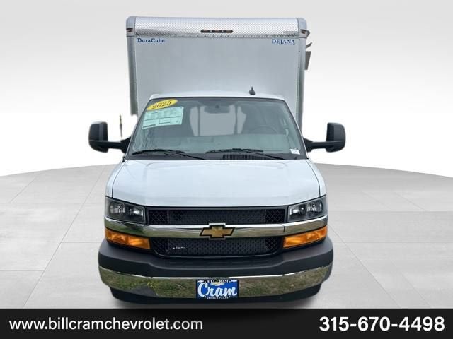 2025 Chevrolet Express Cutaway 3500 1WT