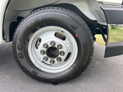 2025 Chevrolet Express Cutaway 3500 1WT