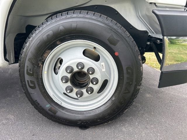 2025 Chevrolet Express Cutaway 3500 1WT