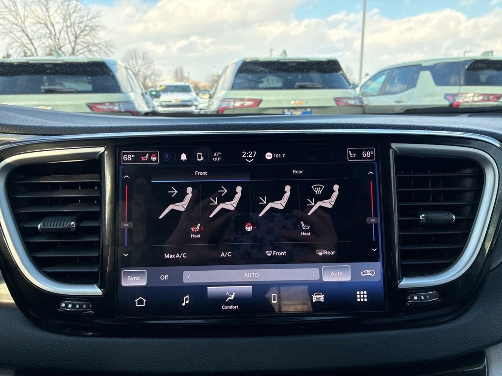 2024 Chrysler Pacifica Touring L