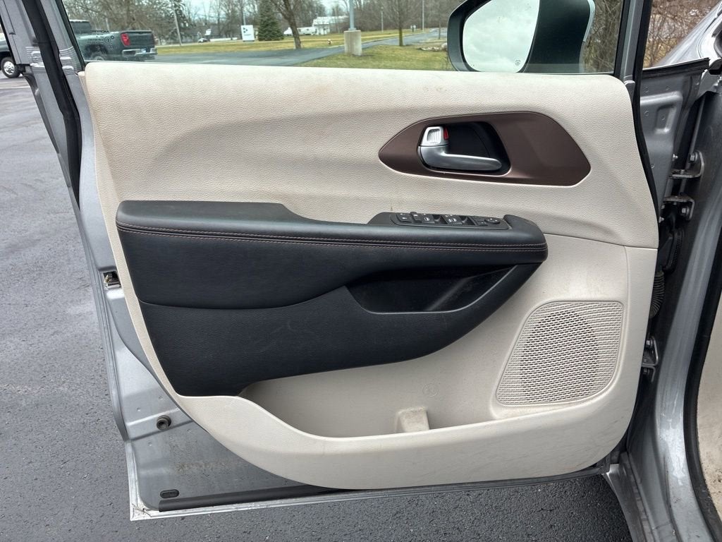2017 Chrysler Pacifica Touring