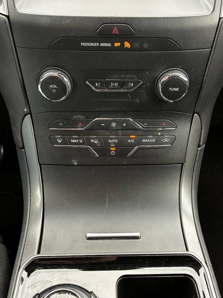 2020 Ford Edge SE