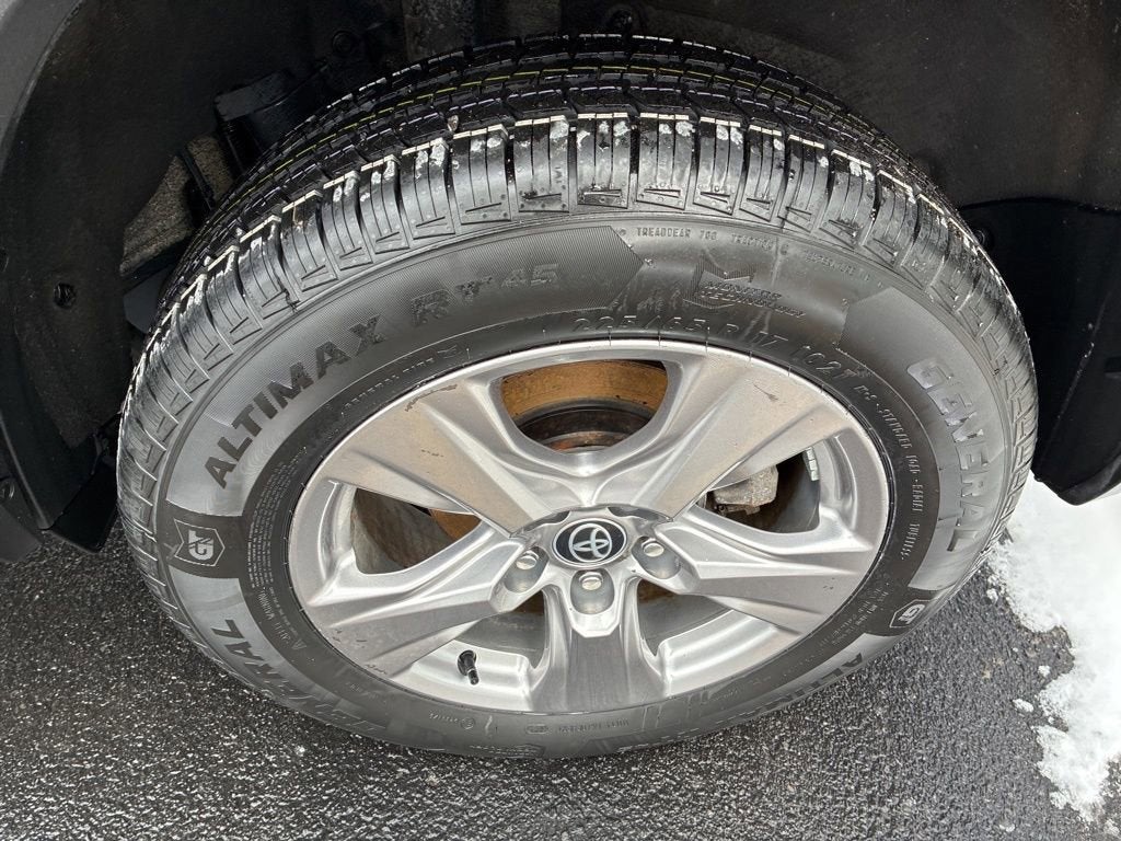 2022 Toyota RAV4 XLE