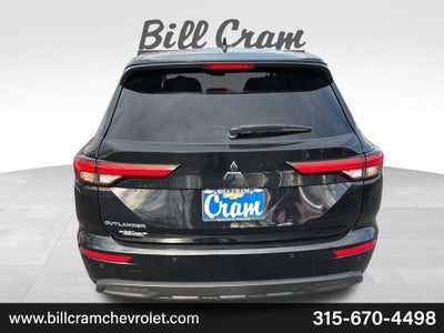 2022 Mitsubishi Outlander ES