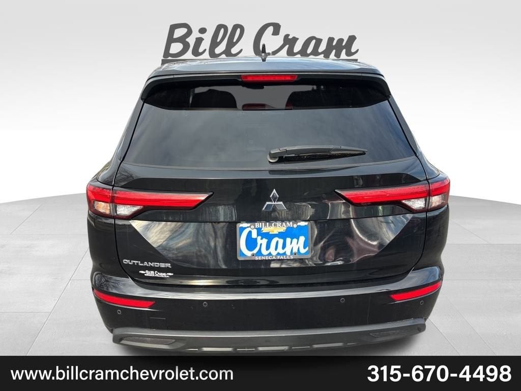 2022 Mitsubishi Outlander ES