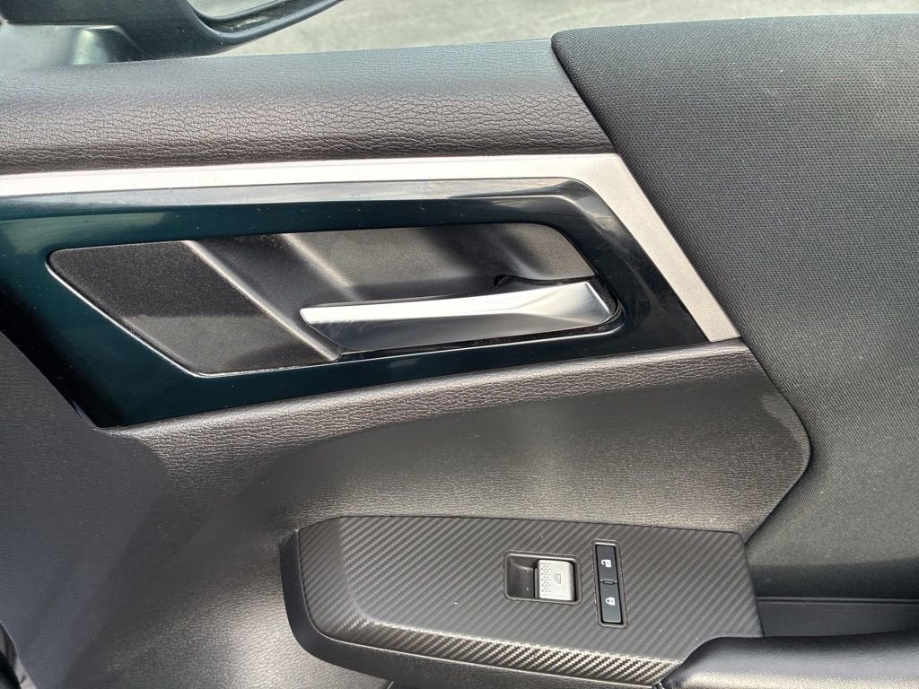 2022 Mitsubishi Outlander ES