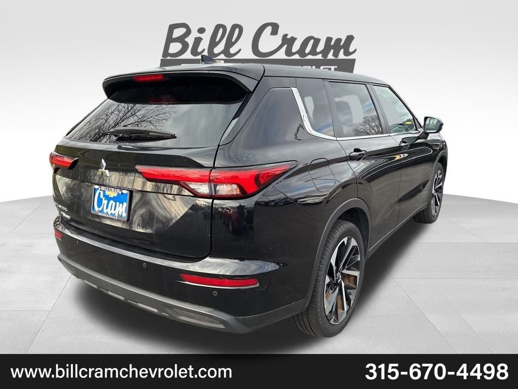 2022 Mitsubishi Outlander ES