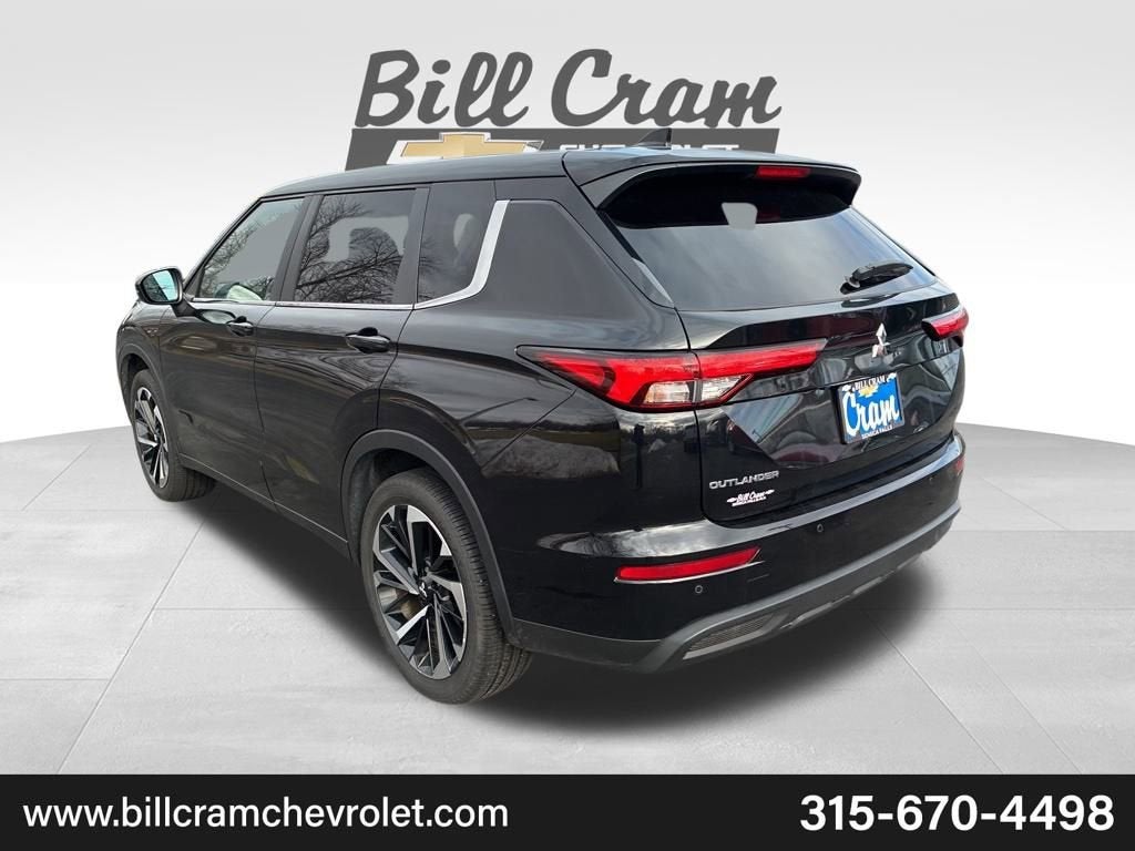 2022 Mitsubishi Outlander ES