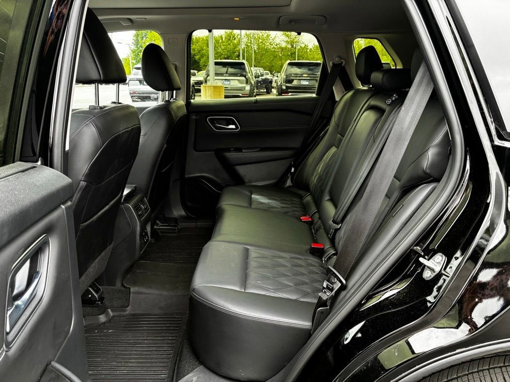 2025 Nissan Rogue Platinum