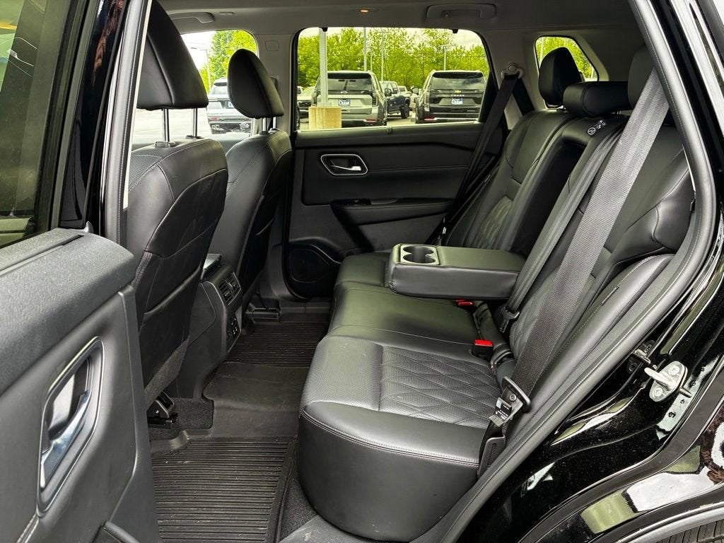 2025 Nissan Rogue Platinum