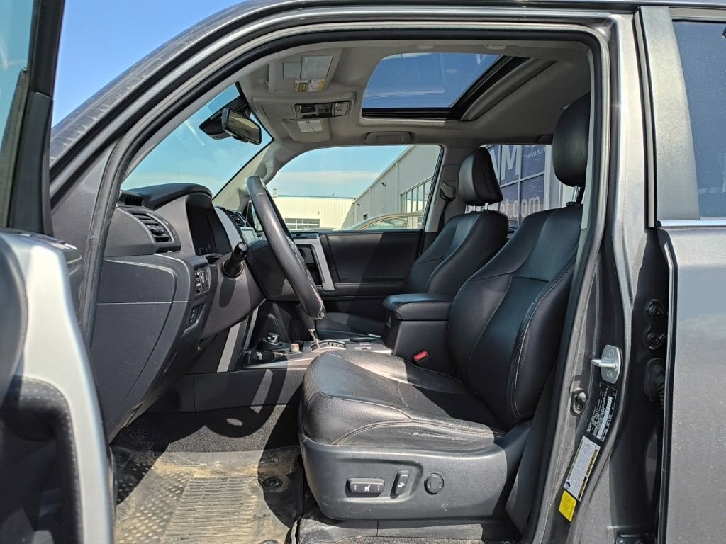 2020 TOYOTA TRU 4RUNNER Base