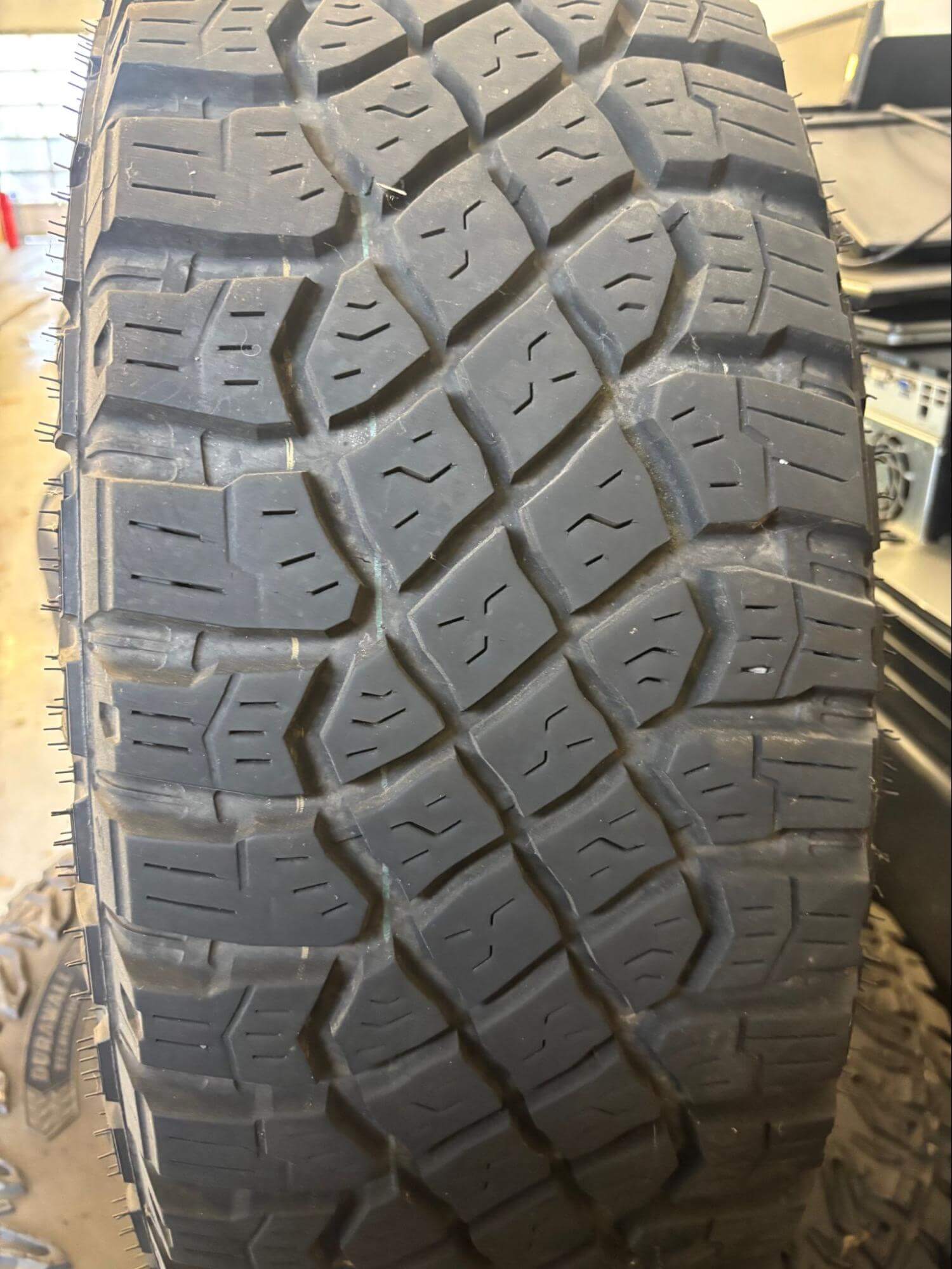 KANATI-NAVPOINT-Tire-Vertical
