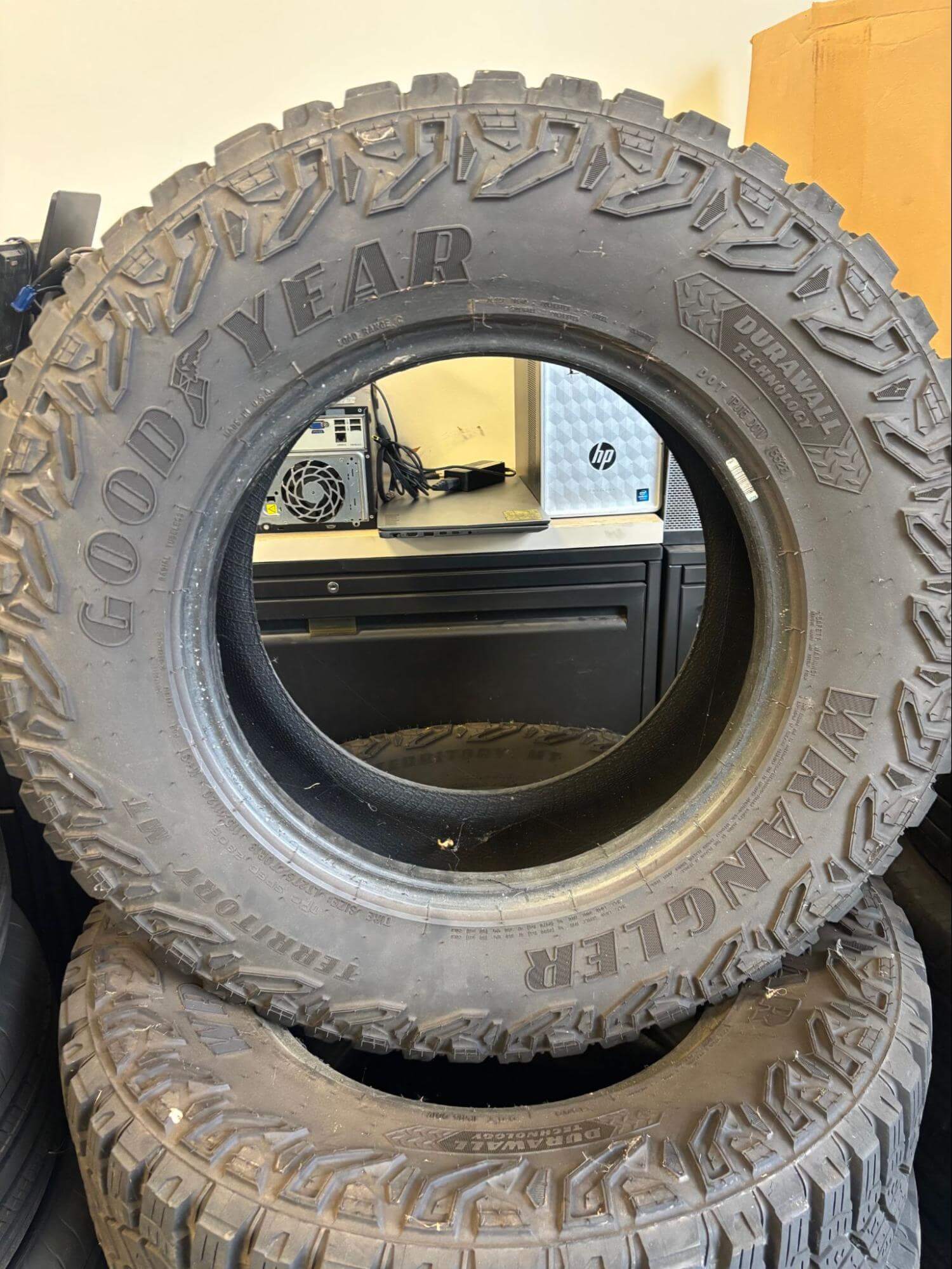 KANATI-NAVPOINT-Tire-Horizontal